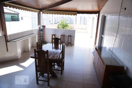 Apartamento à venda com 140m², 3 quartos e 2 vagasChurrasqueira