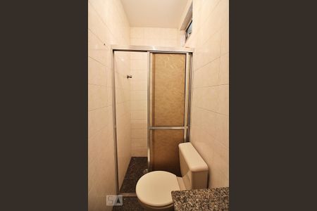 Casa à venda com 240m², 3 quartos e 6 vagasBanheiro de Serviço