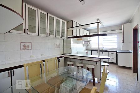 Casa à venda com 240m², 3 quartos e 6 vagasCozinha