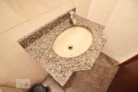 Casa à venda com 240m², 3 quartos e 6 vagasDetalhes do Banheiro de Serviço