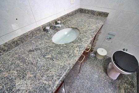 Casa à venda com 240m², 3 quartos e 6 vagasDetalhes do Banheiro da Suíte