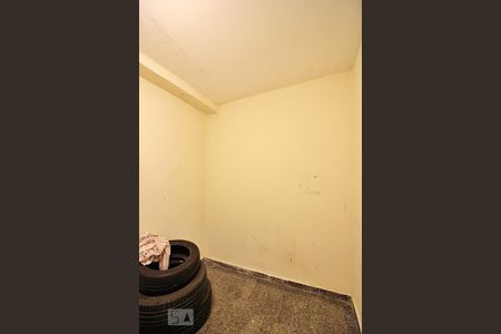 Casa à venda com 240m², 3 quartos e 6 vagasQuarto de Serviço