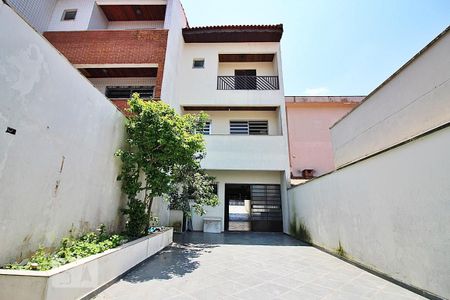 Casa à venda com 240m², 3 quartos e 6 vagasQuintal
