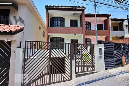 Casa à venda com 240m², 3 quartos e 6 vagasFachada
