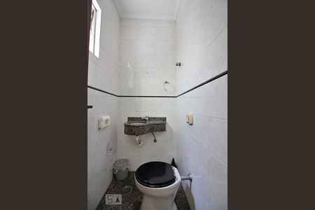 Casa à venda com 240m², 3 quartos e 6 vagasLavabo