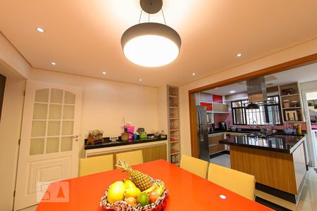 Casa à venda com 260m², 4 quartos e 3 vagas Casa à venda com 260m², 4 quartos e 3 vagasCopa