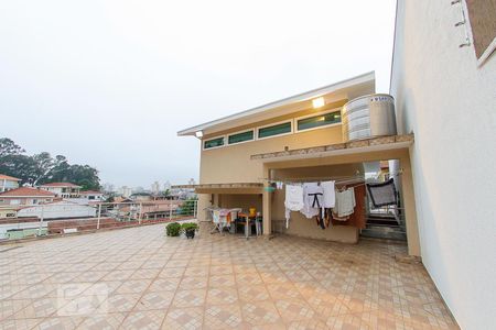 Casa à venda com 260m², 4 quartos e 3 vagas Casa à venda com 260m², 4 quartos e 3 vagasQuintal