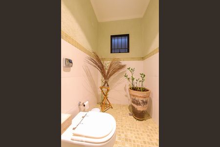 Casa à venda com 260m², 4 quartos e 3 vagas Casa à venda com 260m², 4 quartos e 3 vagasLavabo