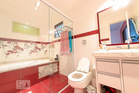 Casa à venda com 260m², 4 quartos e 3 vagas Casa à venda com 260m², 4 quartos e 3 vagasBanheiro da Suite 3