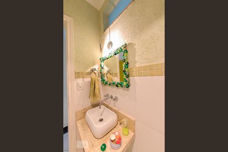 Casa à venda com 260m², 4 quartos e 3 vagas Casa à venda com 260m², 4 quartos e 3 vagasLavabo