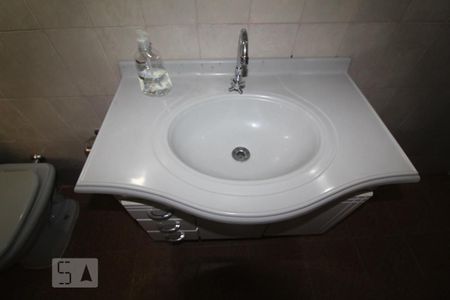 Casa à venda com 300m², 2 quartos e 2 vagasBanheiro 1 social