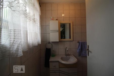 Casa à venda com 300m², 2 quartos e 2 vagasBanheiro serviço