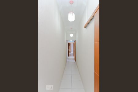 Casa à venda com 350m², 3 quartos e 4 vagasCorredor dos Dormitórios