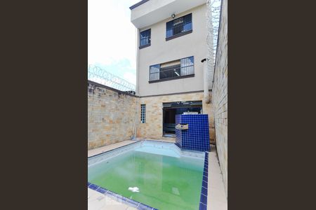 Casa à venda com 350m², 3 quartos e 4 vagasPiscina