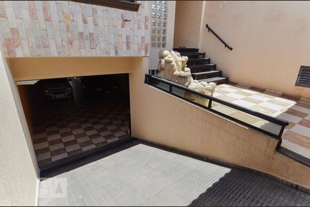 Casa à venda com 350m², 3 quartos e 4 vagasEntrada da Garagem