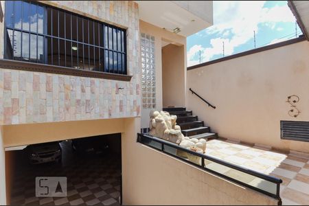 Casa à venda com 350m², 3 quartos e 4 vagasEntrada da Garagem