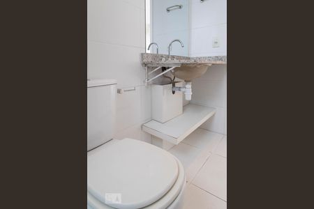 Apartamento à venda com 67m², 2 quartos e 1 vagaBanheiro da suíte