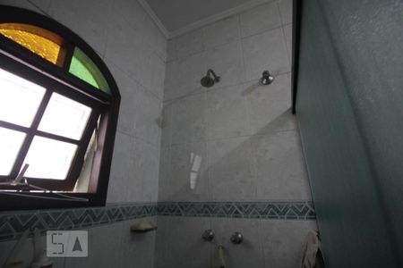 Casa à venda com 230m², 3 quartos e 2 vagasChuveiro