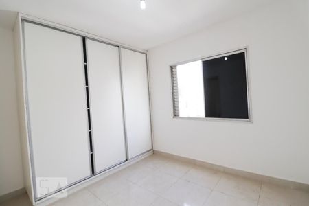Quarto 2 de apartamento para alugar com 2 quartos, 66m² em Setor Bela Vista, Goiânia