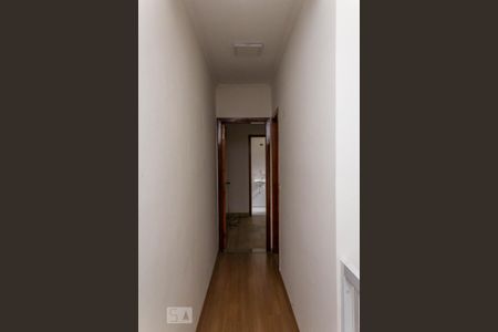 Casa à venda com 400m², 3 quartos e 4 vagasCorredor dos quartos