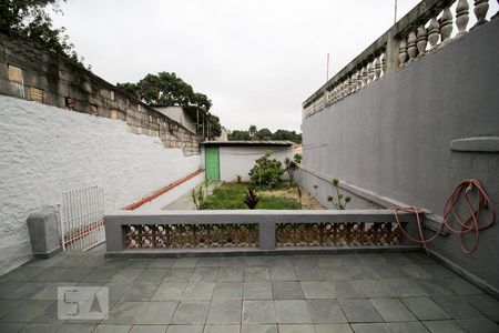 Casa à venda com 121m², 2 quartos e 2 vagas Casa à venda com 121m², 2 quartos e 2 vagasQuintal