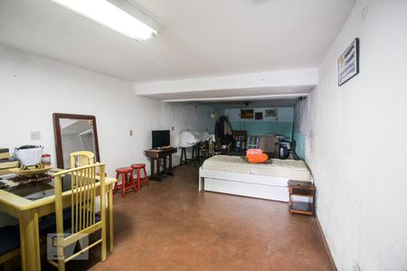 Casa à venda com 121m², 2 quartos e 2 vagas Casa à venda com 121m², 2 quartos e 2 vagasSalão