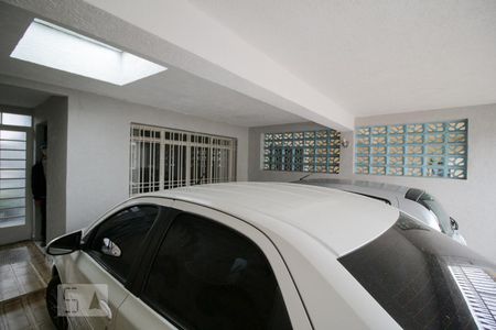 Casa à venda com 121m², 2 quartos e 2 vagas Casa à venda com 121m², 2 quartos e 2 vagasFachada