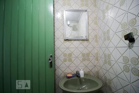 Casa à venda com 121m², 2 quartos e 2 vagas Casa à venda com 121m², 2 quartos e 2 vagasBanheiro do salão