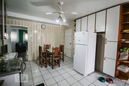 Casa à venda com 121m², 2 quartos e 2 vagas Casa à venda com 121m², 2 quartos e 2 vagasCozinha