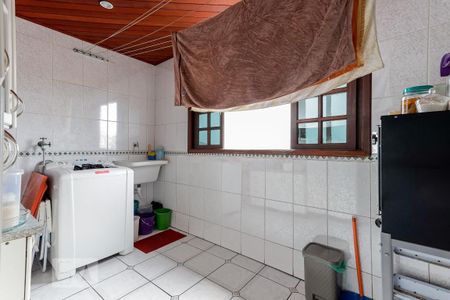 Casa à venda com 625m², 21 quartos e 2 vagas Casa à venda com 625m², 21 quartos e 2 vagasÁrea de Serviço