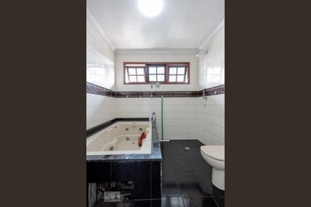 Casa à venda com 625m², 21 quartos e 2 vagas Casa à venda com 625m², 21 quartos e 2 vagasBanheiro da Suíte 1