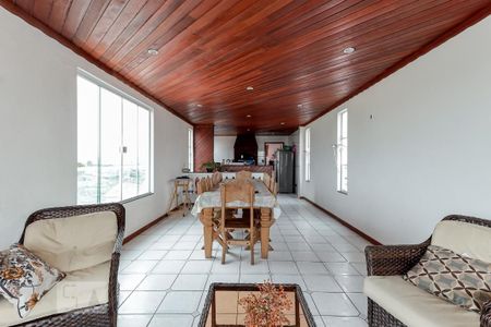 Casa à venda com 625m², 21 quartos e 2 vagas Casa à venda com 625m², 21 quartos e 2 vagasEspaço Gourmet