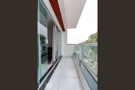 Casa à venda com 625m², 21 quartos e 2 vagas Casa à venda com 625m², 21 quartos e 2 vagasVaranda Quarto 4