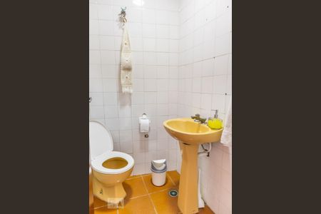 Casa à venda com 300m², 4 quartos e 3 vagasBanheiro de serviço