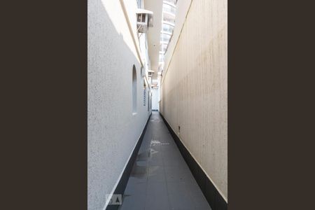 Casa à venda com 300m², 4 quartos e 3 vagasCorredor externo