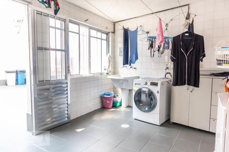 Casa à venda com 300m², 4 quartos e 3 vagasÁrea de serviço