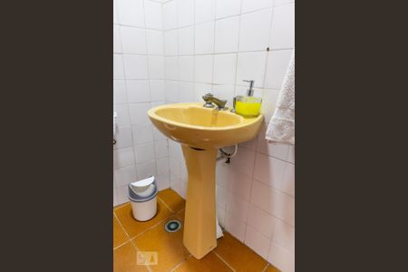 Casa à venda com 300m², 4 quartos e 3 vagasBanheiro de serviço