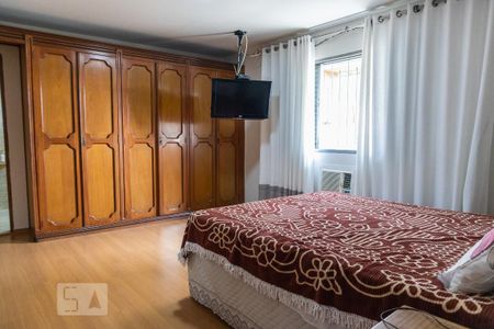 Casa à venda com 300m², 4 quartos e 3 vagasSuíte