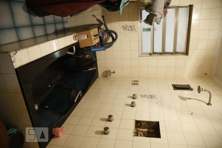 Casa à venda com 300m², 4 quartos e 3 vagasBanheiro 2