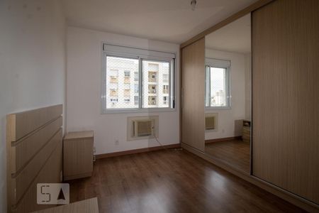 Suíte 1 de apartamento para alugar com 2 quartos, 62m² em Vila Ipiranga, Porto Alegre