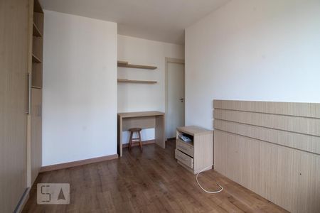 Suíte 1 de apartamento para alugar com 2 quartos, 62m² em Vila Ipiranga, Porto Alegre