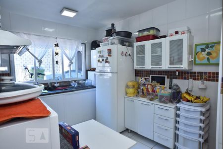 Casa de condomínio à venda com 160m², 4 quartos e 1 vagaCozinha