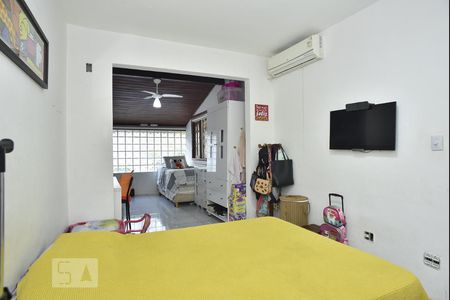 Casa de condomínio à venda com 160m², 4 quartos e 1 vagaQuarto 2