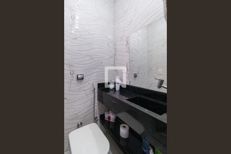 Casa à venda com 220m², 3 quartos e 4 vagasBanheiro da suíte 2