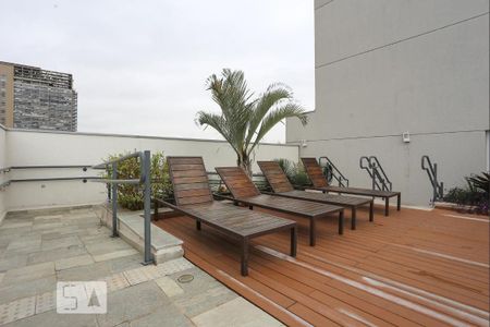 Studio à venda com 32m², 1 quarto e 1 vaga Studio à venda com 32m², 1 quarto e 1 vagaÁrea comum - Piscina