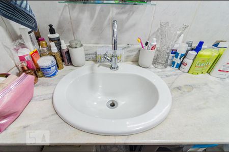 Casa à venda com 150m², 3 quartos e 2 vagasBanheiro da suíte