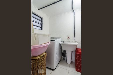 Casa à venda com 150m², 3 quartos e 2 vagasÁrea de serviço