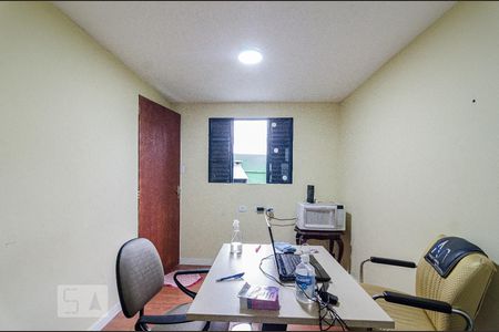 Casa à venda com 150m², 3 quartos e 2 vagasQuarto de serviço/escritorio