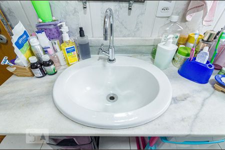 Casa à venda com 150m², 3 quartos e 2 vagasBanheiro