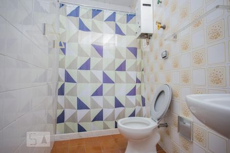 Casa à venda com 210m², 5 quartos e 7 vagasBanheiro da Suíte